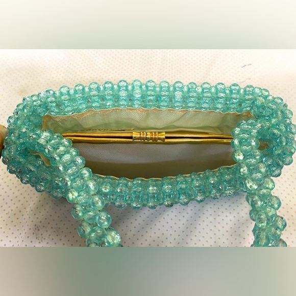 Cavanagh’s kisslock beaded purse - Picture 6 of 9